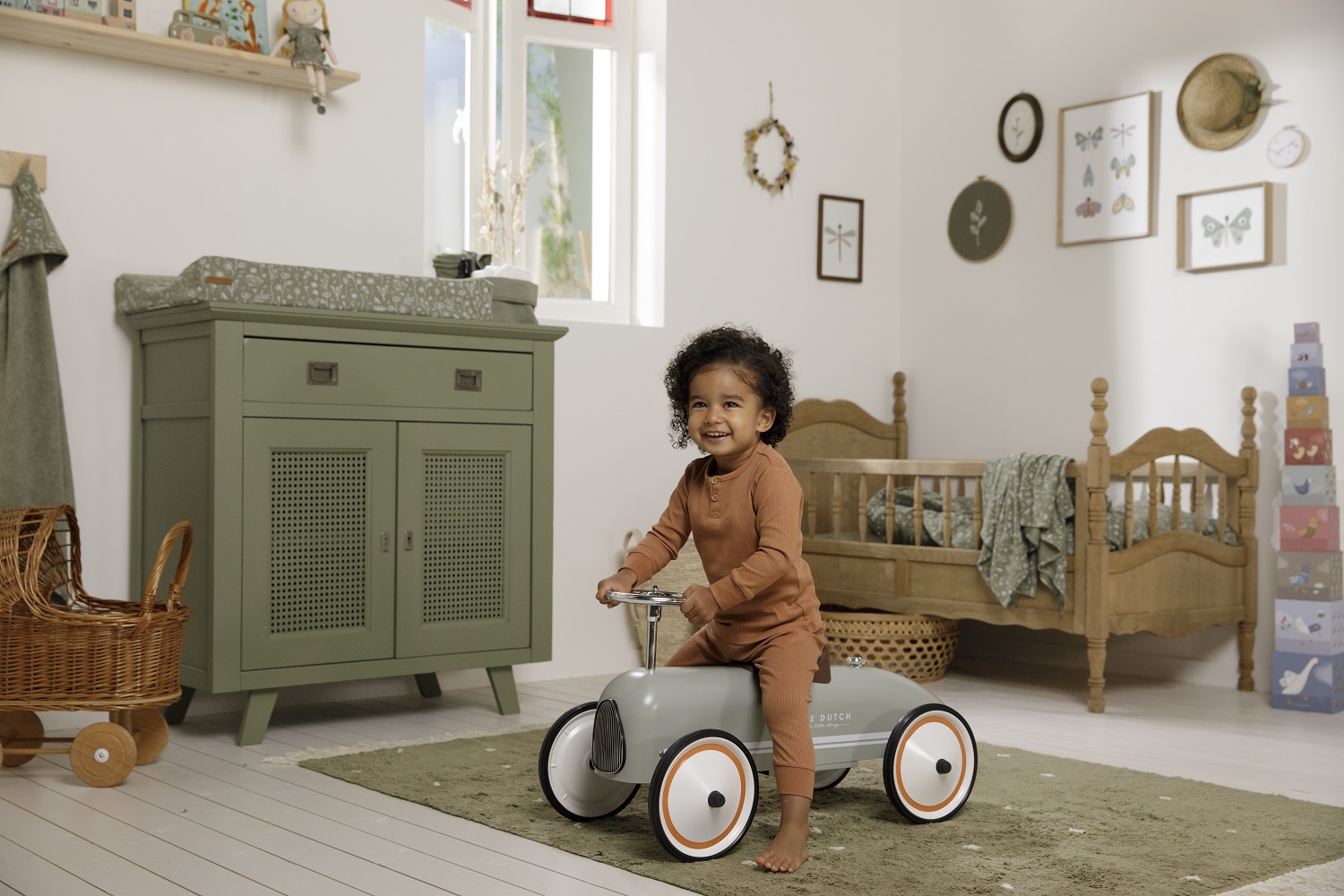 Retro Roller Olive Little Dutch Ride-on vehicle