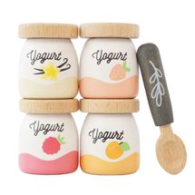 Yogurt play food pack TV340 Le Toy Van 1
