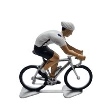 Bahrain Victorious jersey cycling figurine FR-M21 Fonderie Roger 1