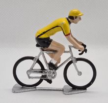 Cyclist figure R Yellow jersey with black edging FR-R12 Fonderie Roger 1