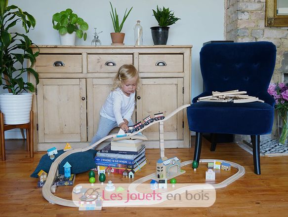 Royal Express train route TV700 Le Toy Van 7