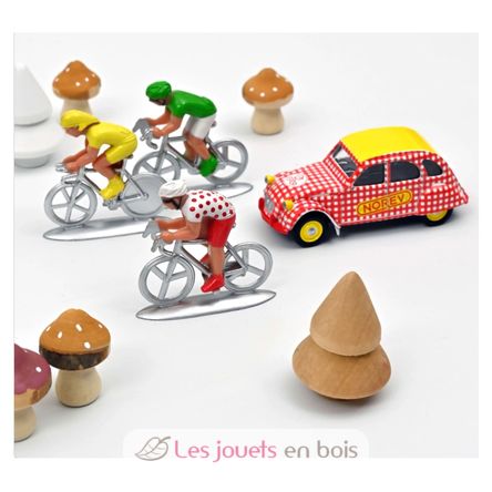 Citroën 2CV and 3 cyclists NO-318993 Norev 3