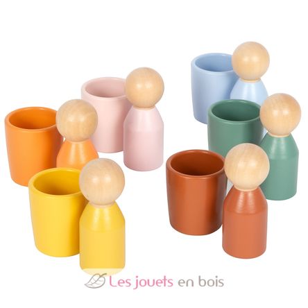 Montessori sorting beaker with figures LE12813 Small Foot company 3