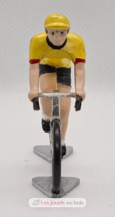 Cyclist figure R Yellow jersey with black edging FR-R12 Fonderie Roger 4
