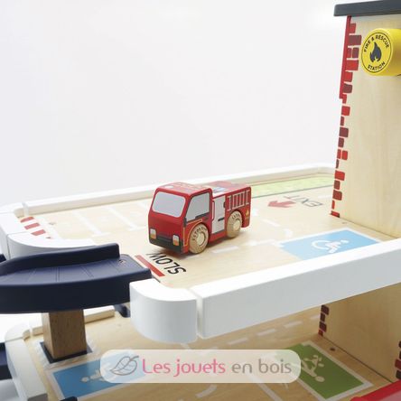Fire and Rescue Garage TV453 Le Toy Van 3